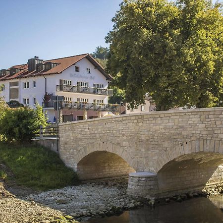 Отель Raffelsteiner Hof "Garni" Mornsheim Экстерьер фото